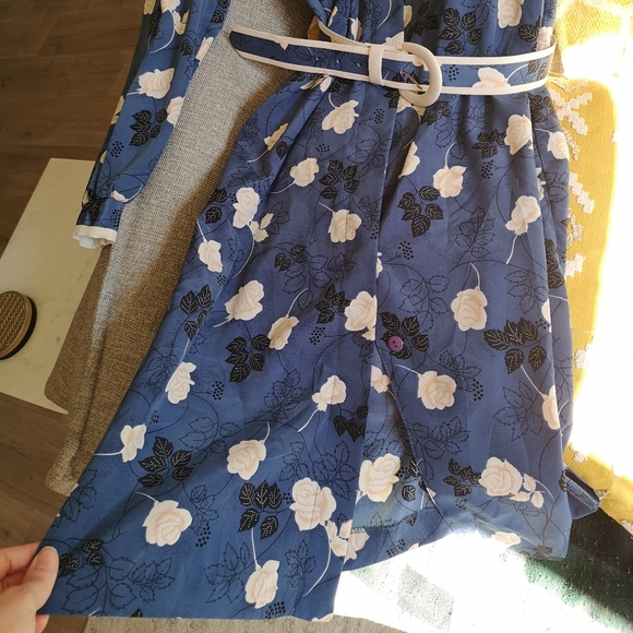 Vintage floral, blue dress w. matching belt - Picture 2 of 7